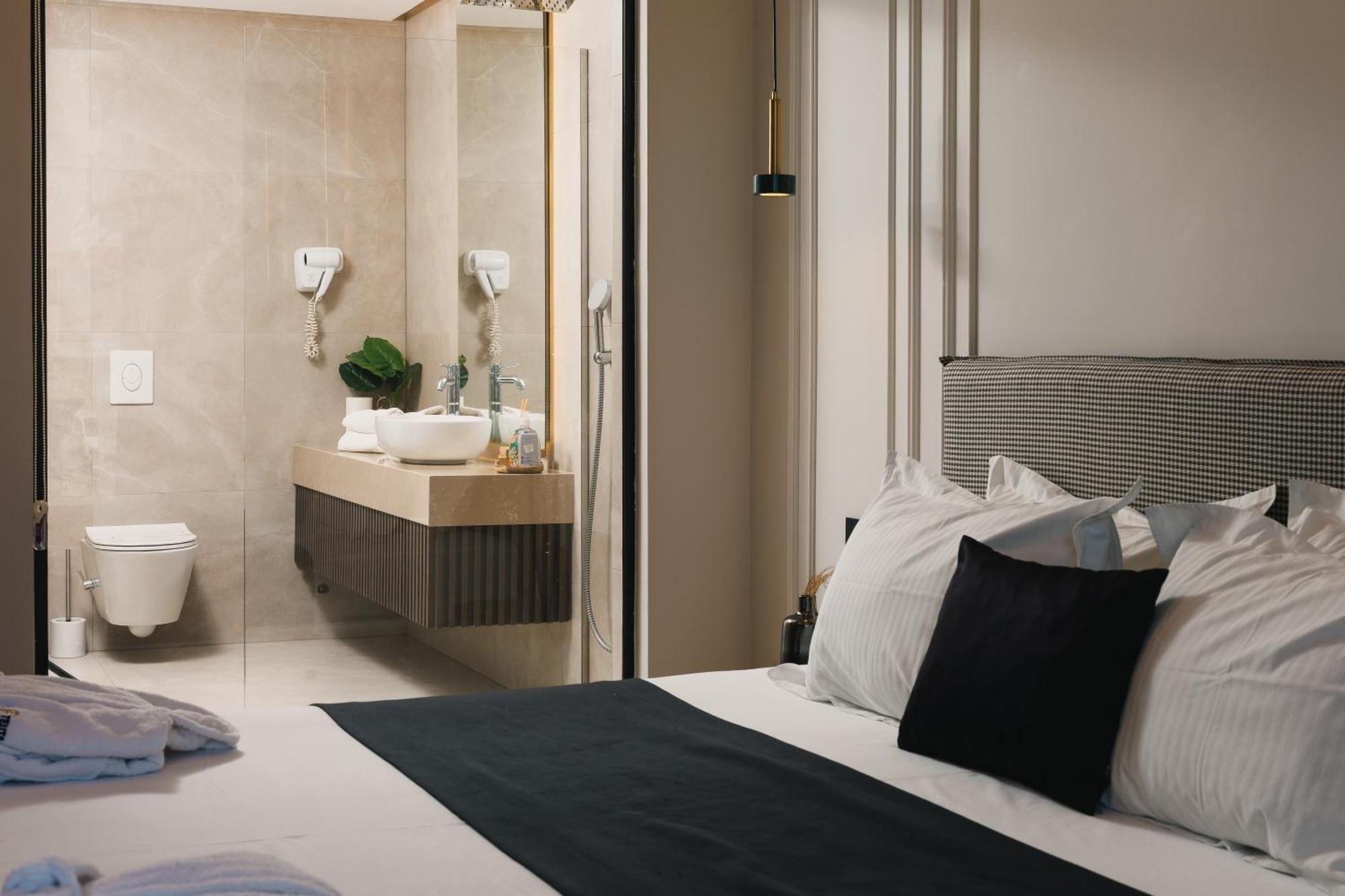 Teuta Hotel